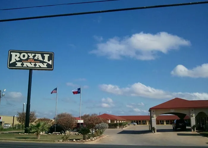 Royal Inn Pearsall
